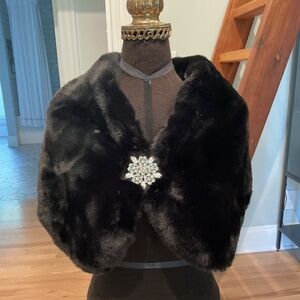 Elegant Black Faux Fur Wrap